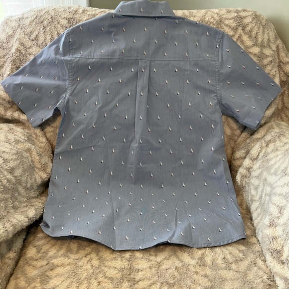 Chaps Boy’s Collared Short Sleeve Dress Shirt, Sailboat Pattern, Size M 10/12 - Picture 3 of 6